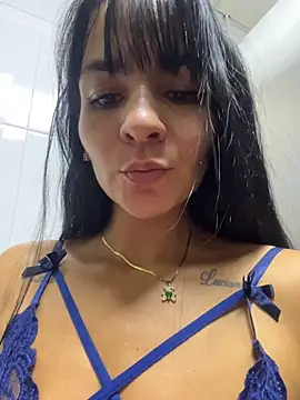 LuxeBrunetteXXX live sex cam