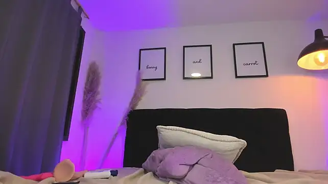 Bonny_and_carrot webcam