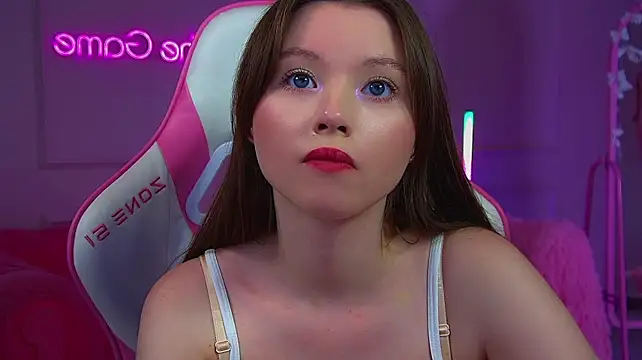 KeiraAsti webcam