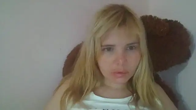 HornyElena webcam