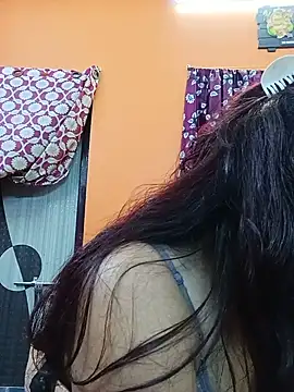 Hotpuja25 webcam