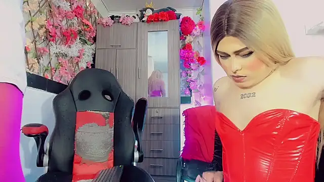 Thiara_veky_ webcam