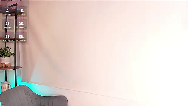 Sassy--Girl live cam on StripChat