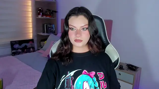 OphelianaRose33 live cam on StripChat