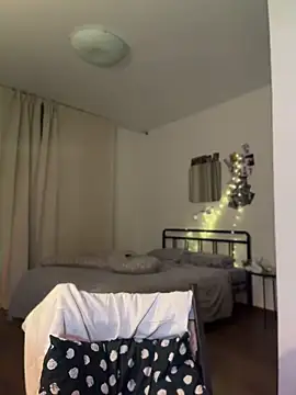 AnniceLyon live cam on StripChat