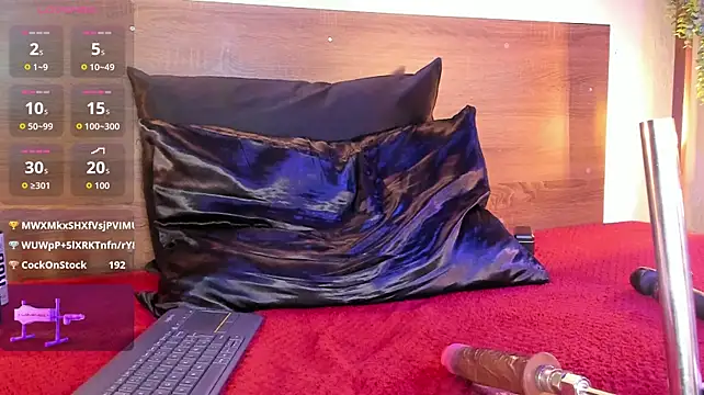 Carmila_Vamp live cam on StripChat