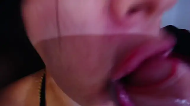 Sharlottee live webcam