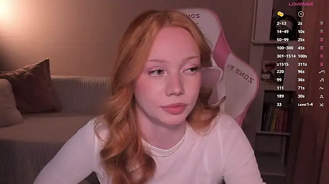 Elisahsthetics live cam on StripChat