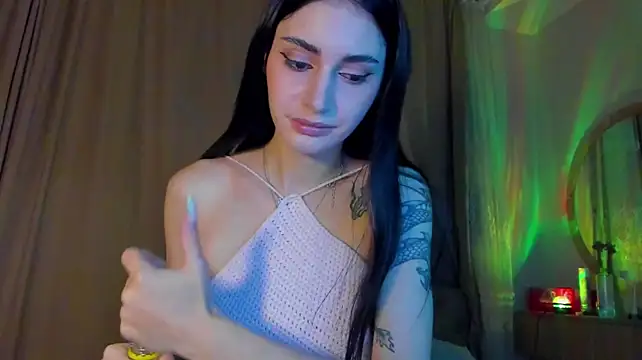 Lesyalisss live cam on StripChat