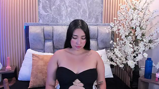 Sulay_Kim live cam on StripChat