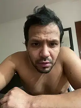 jcamilop25 live cam on StripChat