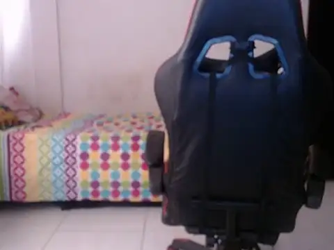 Adriana_0312 live cam on StripChat