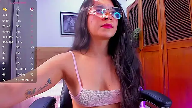 lalytulu99 live cam on StripChat