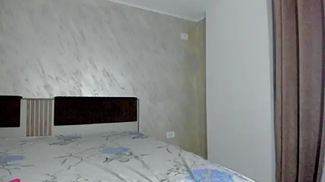 AliyaWade_ webcam