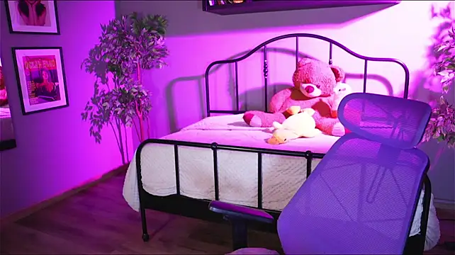 Emma_Lirys webcam