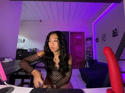 PinayLina18 webcam