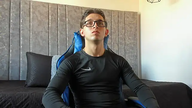 Calvin_Hunter webcam