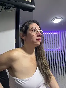 kaylaMinov_ webcam
