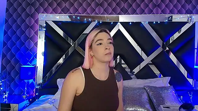 victoriaa_lee_ webcam