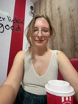 The_Snowwhitee webcam