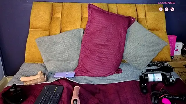 KendraaSimons live cam on StripChat