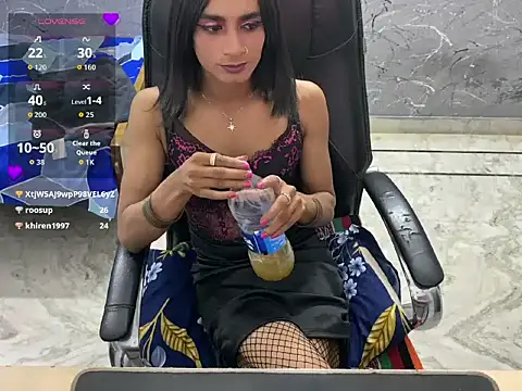 LuvLayla webcam