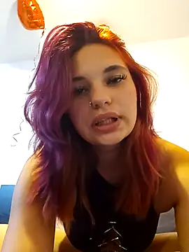 MaddieBaddieee live cam on StripChat