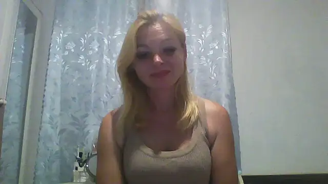 Lola_115 webcam