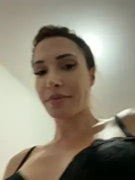 Irresistible37 live cam on StripChat