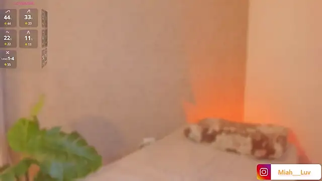 miah_luv webcam