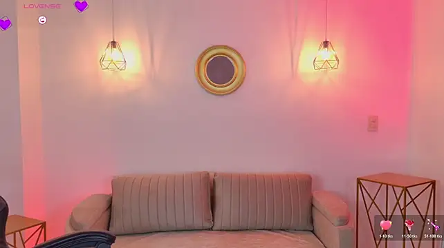MilaCravee webcam