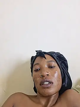 Playful_queen webcam