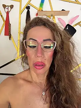 YOURSDEBORA webcam