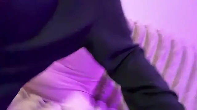 AlmaryKim live cam on StripChat