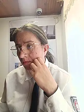 Valentina--1 live cam on StripChat