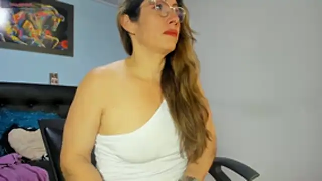 kaylaMinov_ live cam on StripChat