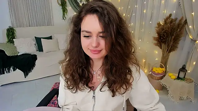 MiracleCurly live cam on StripChat