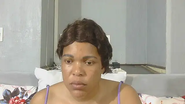 YellowPeaches webcam
