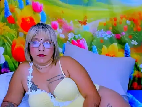 indianroxy live cam on StripChat