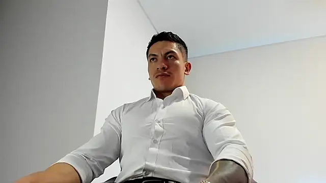 aquiles_51 live cam on StripChat