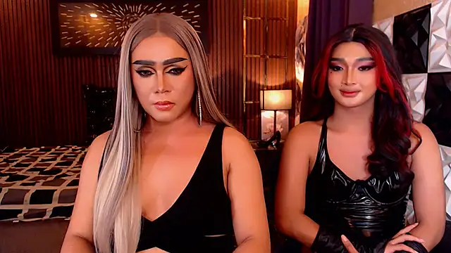 MeatyCockAkira live cam on StripChat