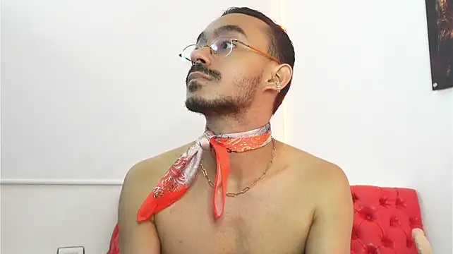 thomas_montiel live cam on StripChat