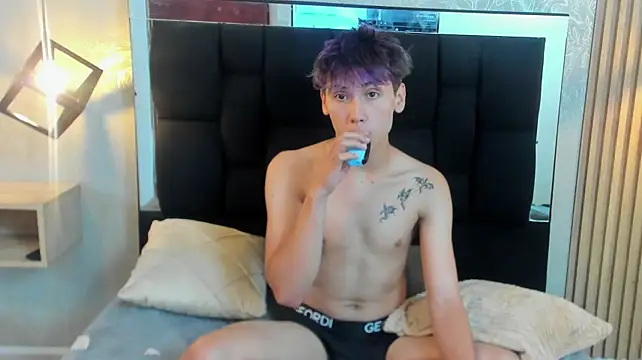 Damon_wolfe live cam on StripChat