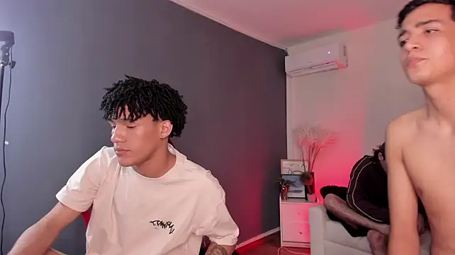 Handsomeboyss19 webcam
