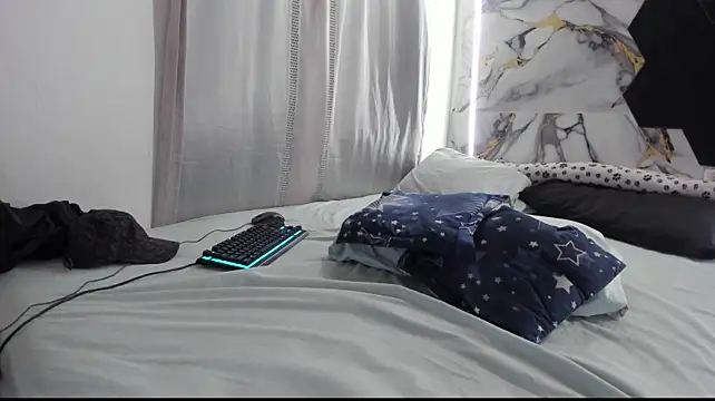 Goldendesirexx__ webcam