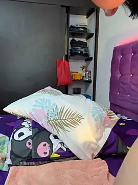 Aylin_Fox webcam