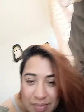 Arya_Gomez live cam on StripChat