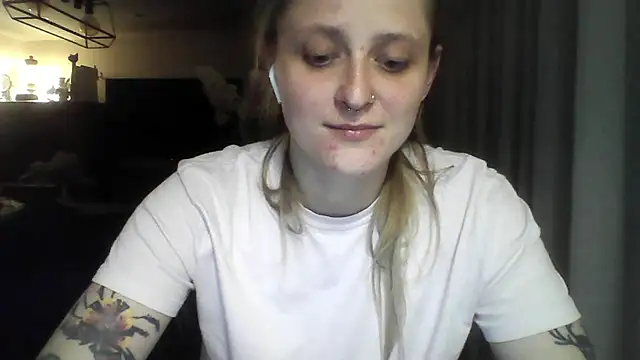 LeaWetGirl webcam