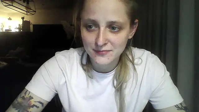LeaWetGirl live webcam