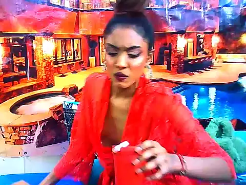 IndianPretty14u2Luv visible clit webcam